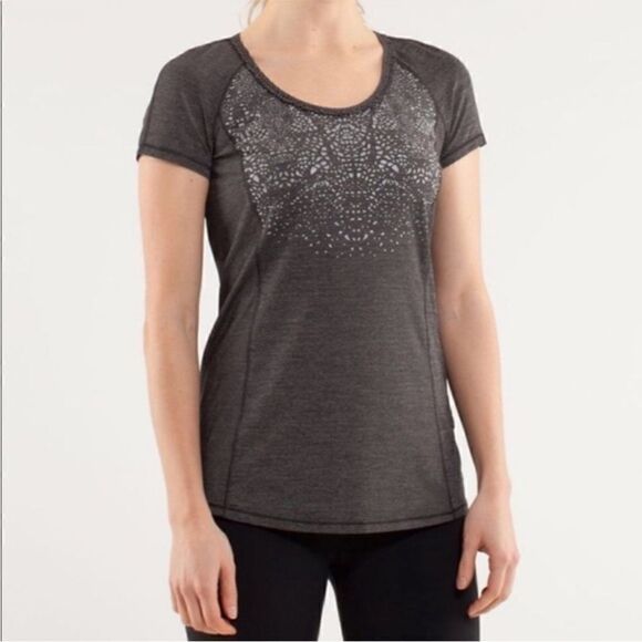Lululemon Wild Short Sleeves Top Women Size 4 - Picture 1 of 12